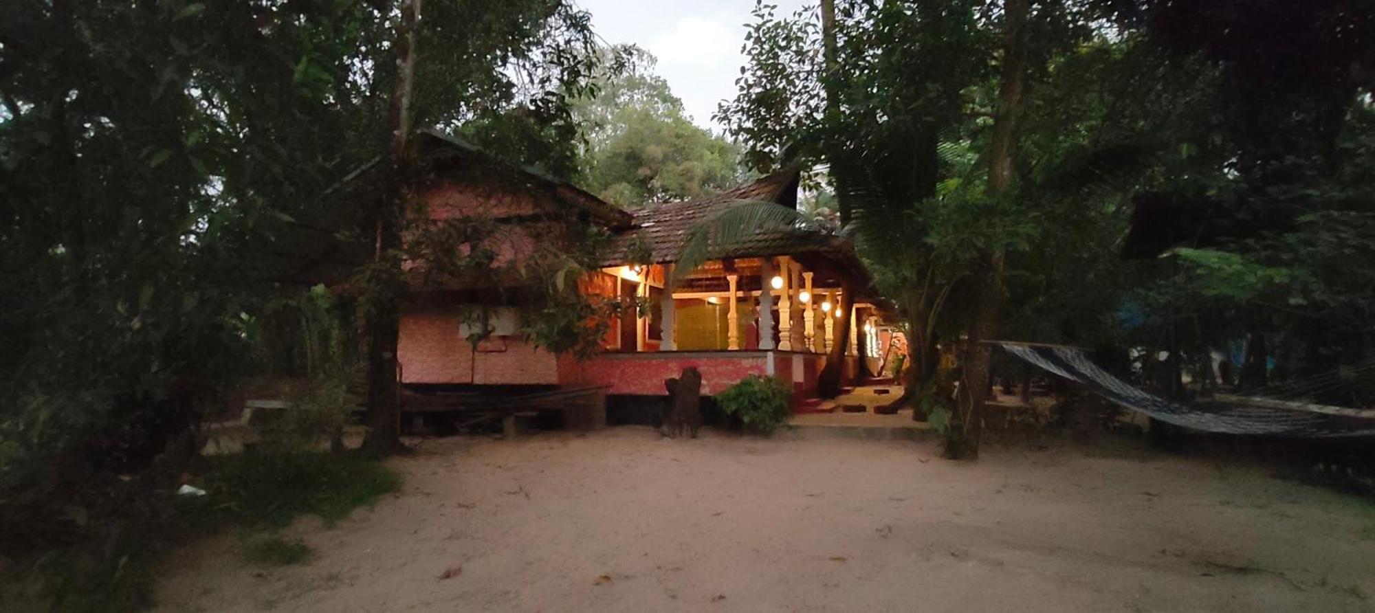 Abba Marari Beach Villas & Homestay Mararikulam Alappuzha Extérieur photo